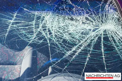 Drei Verletzte nach spektakulärem Überschlagunfall in Aurich!