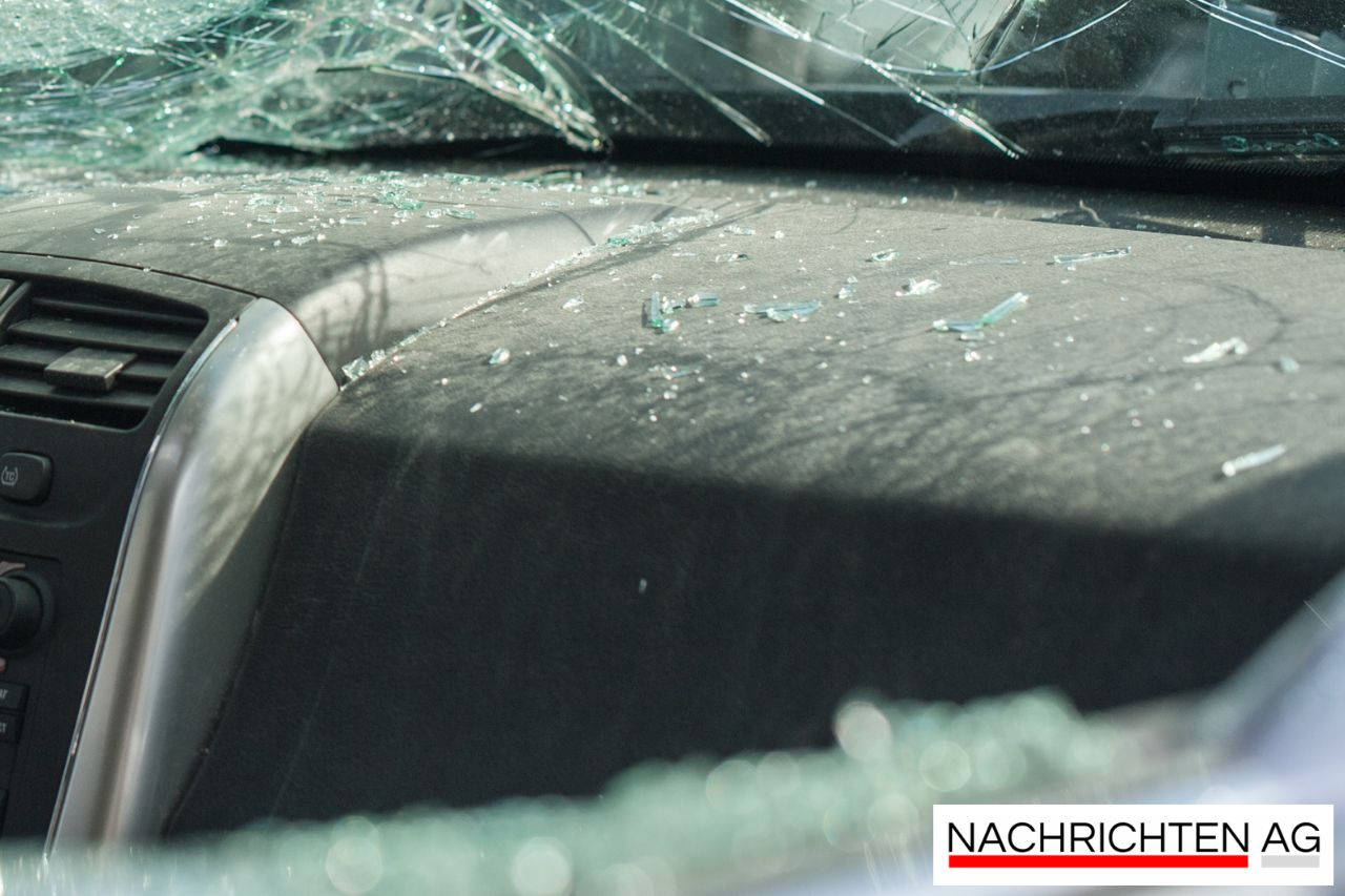 Unfall auf B4: Autofahrer flüchtet nach beinahe Kollision in Gifhorn!