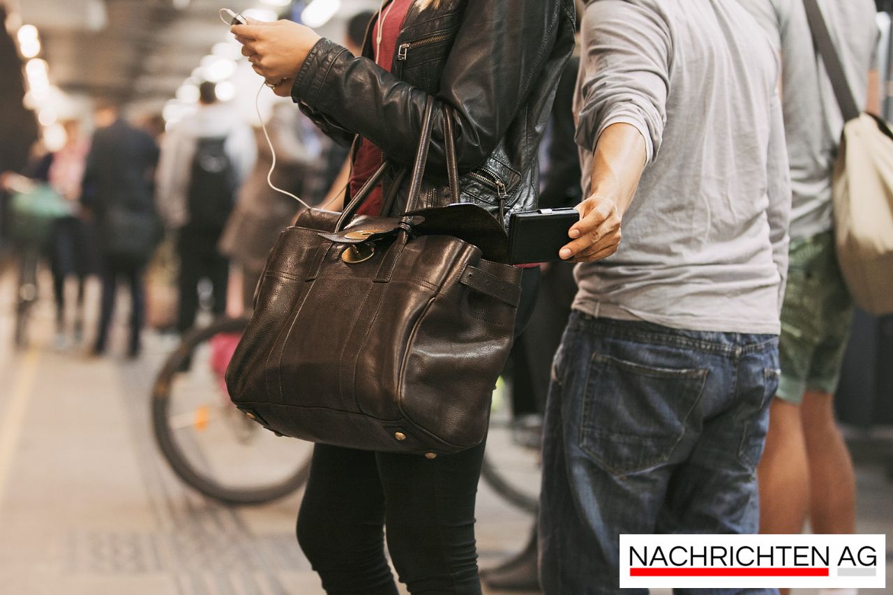 Achtung, Weihnachtsmarkt-Besucher: Polizei warnt vor Taschendieben!
